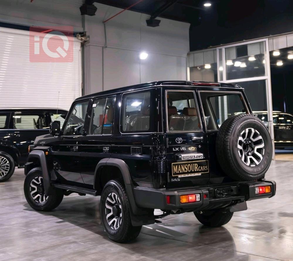 تويوتا لاند كروزر 76